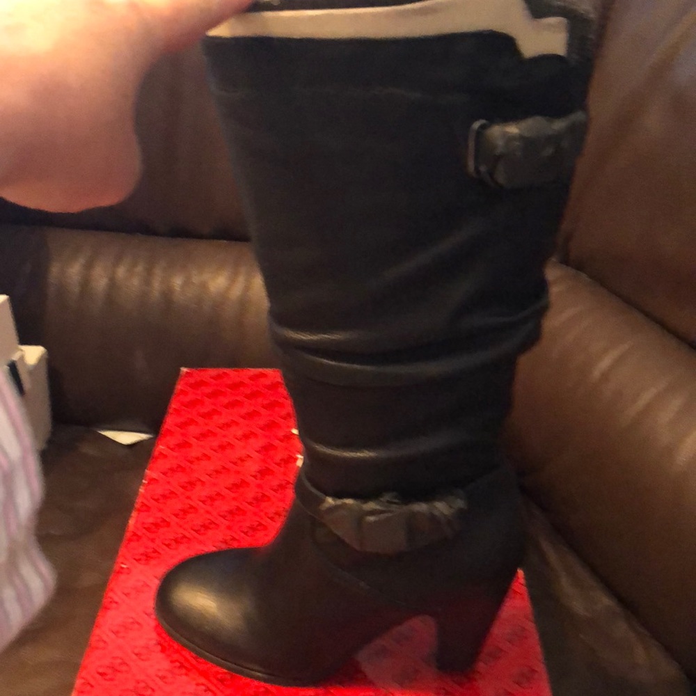NWT GUESS MAGY MID SHAFT HEELED BOOTS